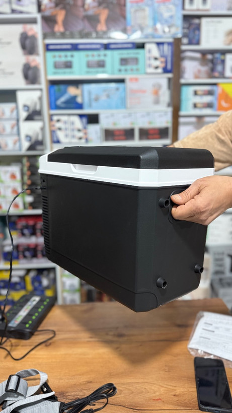یخچال مسافرتی 15 لیتری قابل کارکرد با برق و فندکی ماشین
